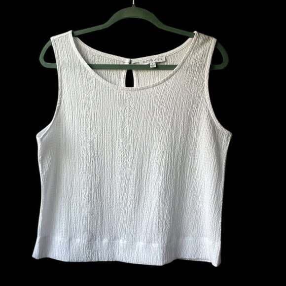 Ruby & Wren Tops - NWOT Ruby & Wren White Sleeveless Top Size M